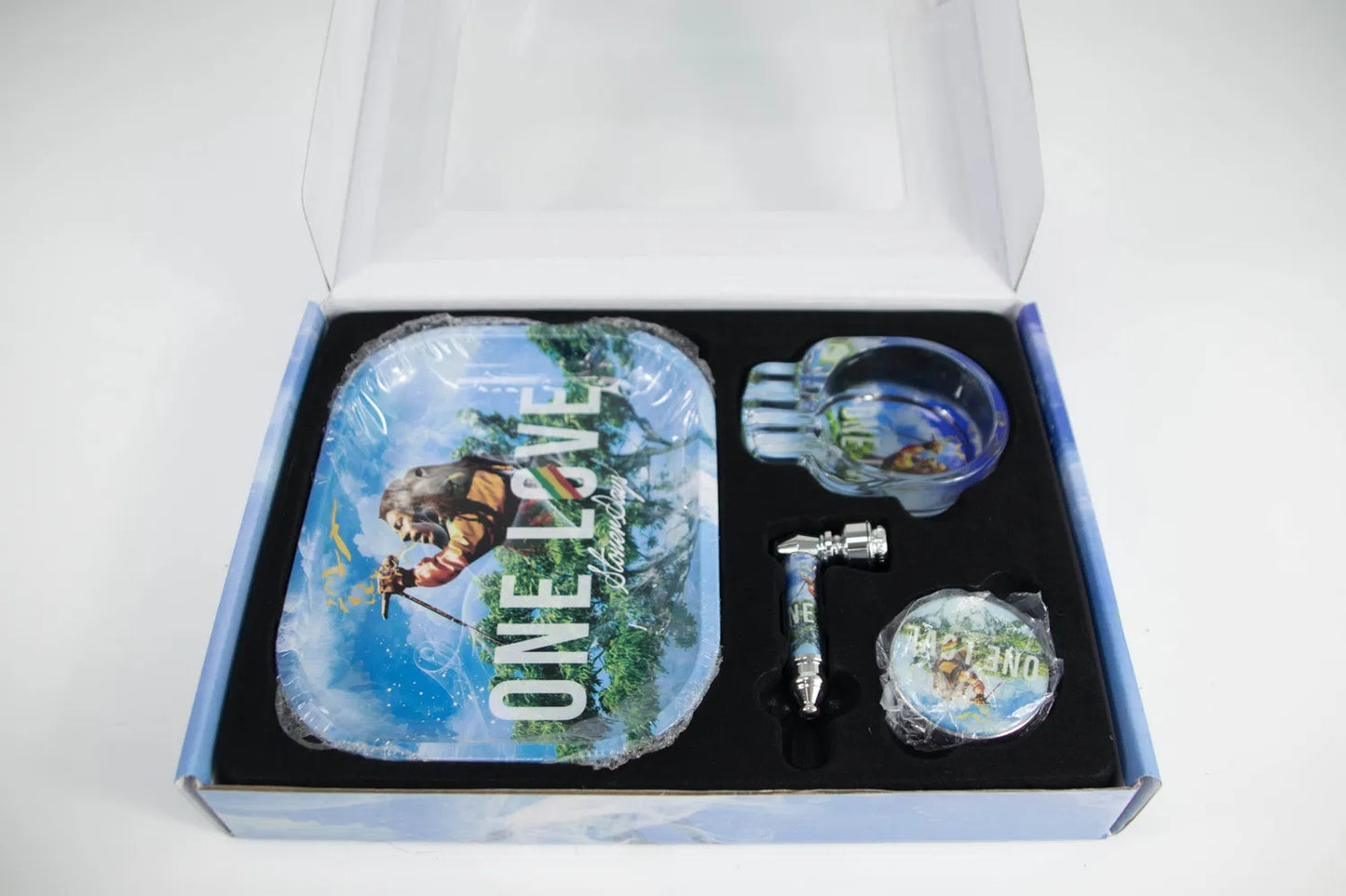 HIGHEST 4 IN 1 GRINDER ROLLING TRAY GLASS ASHTRAY SMOKING PIPE KIT